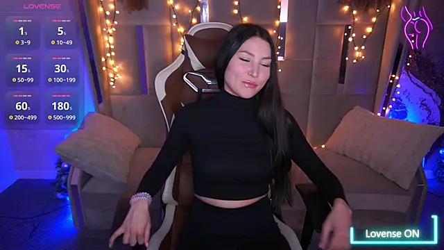 Snapshot of EliseVelour chatting on 02.14.26 EliseVelour online show from 02.14.26