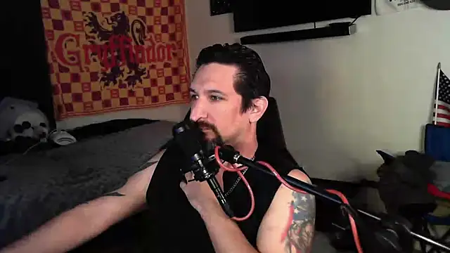 Snapshot of DevilPup75_ chatting on 09.25.25 DevilPup75  online show from 09.25.25
