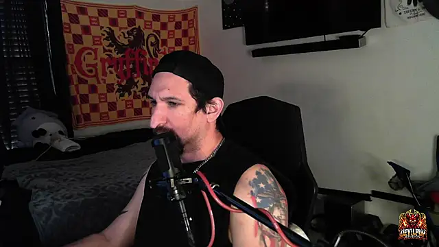 Snapshot of DevilPup75_ chatting on 09.26.25 DevilPup75  online show from 09.26.25
