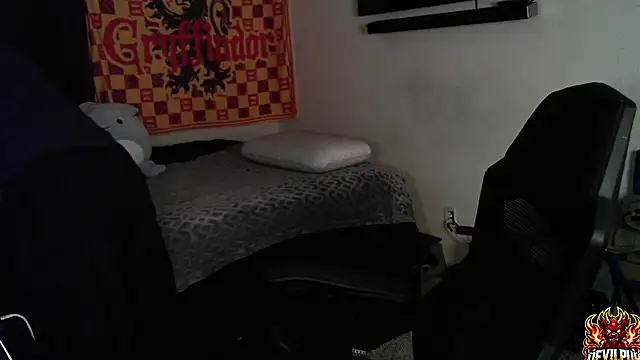 Snapshot of DevilPup75_ chatting on 09.27.25 DevilPup75  online show from 09.27.25