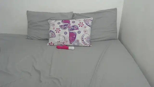 Tiiana online show from 10.14.25