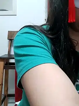 LoveFoxi online show from 10.27.25