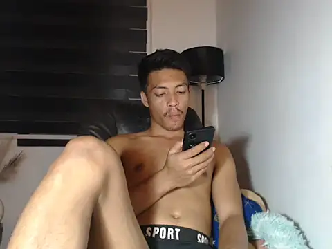 Snapshot of Asian_gregor chatting on 12.18.25 Asian gregor online show from 12.18.25