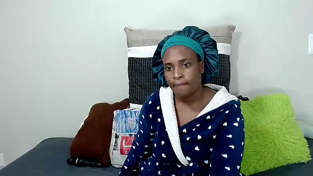 QueenRomaxx1 online show from 10.30.25