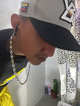 skinny23cm online show from 03.18.26