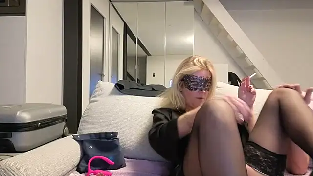 bellemasquer online show from 02.22.26