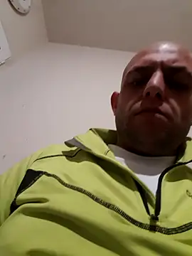 Snapshot of milenski74 chatting on 12.15.25 milenski74 online show from 12.15.25