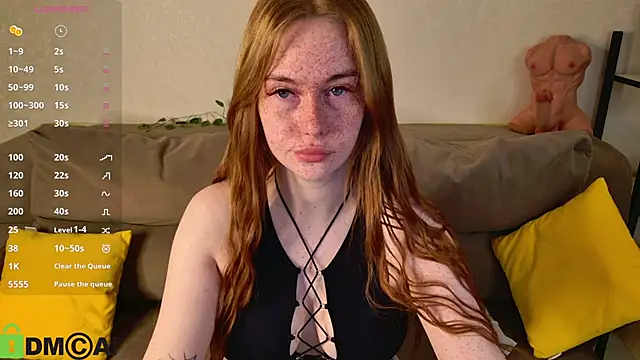 Snapshot of Roxy_Sunnny chatting on 10.24.25 Roxy Sunnny online show from 10.24.25