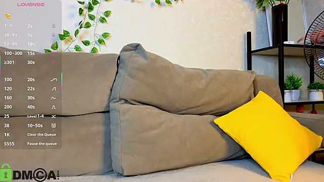 Snapshot of Roxy_Sunnny chatting on 10.31.25 Roxy Sunnny online show from 10.31.25