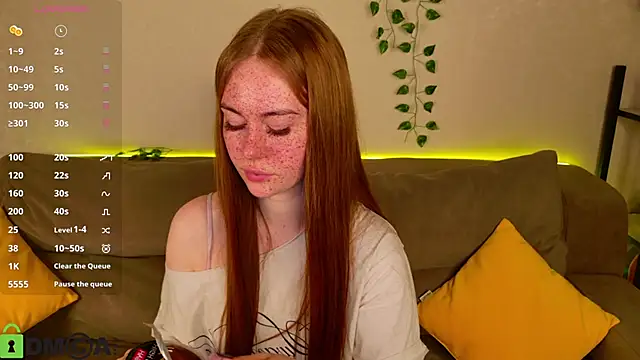 Snapshot of Roxy_Sunnny chatting on 11.12.25 Roxy Sunnny online show from 11.12.25