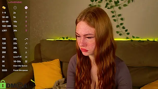 Snapshot of Roxy_Sunnny chatting on 11.13.25 Roxy Sunnny online show from 11.13.25