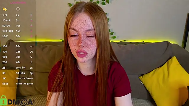 Snapshot of Roxy_Sunnny chatting on 11.18.25 Roxy Sunnny online show from 11.18.25