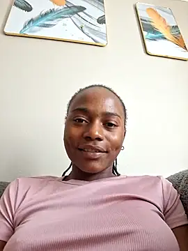 Snapshot of Unique05 chatting on 11.22.25 Unique05 online show from 11.22.25