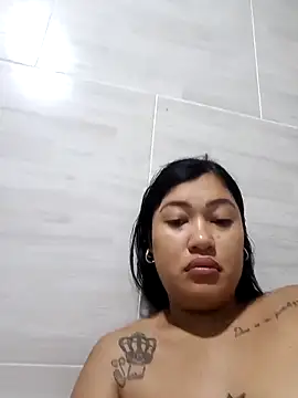 Snapshot of linda_ber30 chatting on 10.22.25 linda ber30 online show from 10.22.25