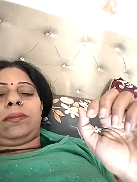 Snapshot of Soniya_Roy chatting on 04.19.26 Soniya Roy online show from 04.19.26