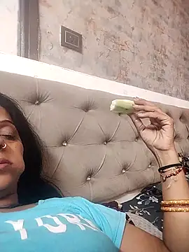Snapshot of Soniya_Roy chatting on 04.22.26 Soniya Roy online show from 04.22.26