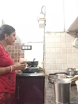 Snapshot of Soniya_Roy chatting on 05.14.26 Soniya Roy online show from 05.14.26