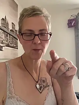 Curvy-Jinx online show from 10.31.25