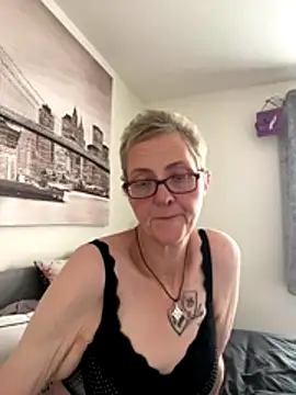 Curvy-Jinx online show from 11.11.25