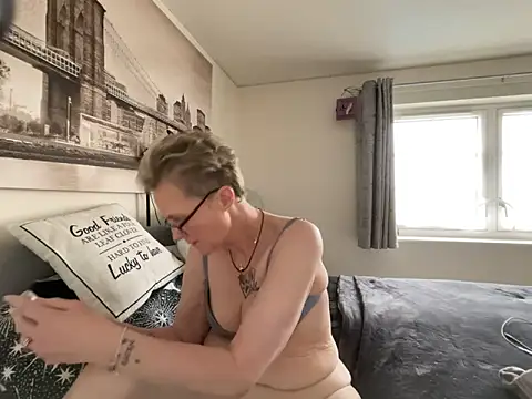 Curvy-Jinx online show from 04.03.26