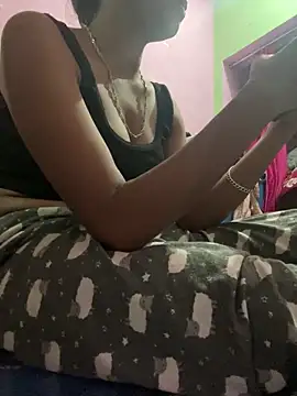 Snapshot of sakshi5533 chatting on 09.30.25 sakshi5533 online show from 09.30.25