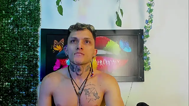 Snapshot of Kieran_kian chatting on 04.24.26 Kieran kian online show from 04.24.26