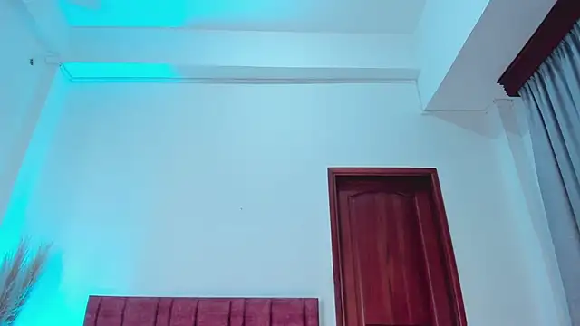 Snapshot of LunaAspen_ chatting on 09.09.25 LunaAspen online show from 09.09.25