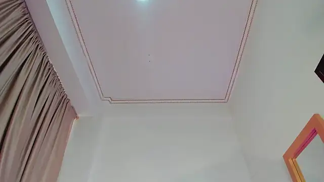 Snapshot of LunaAspen_ chatting on 09.15.25 LunaAspen online show from 09.15.25