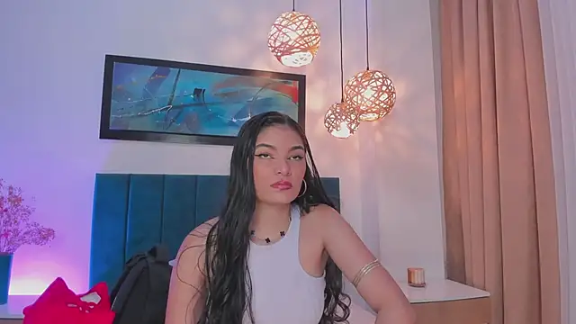 Snapshot of LunaAspen_ chatting on 09.30.25 LunaAspen online show from 09.30.25