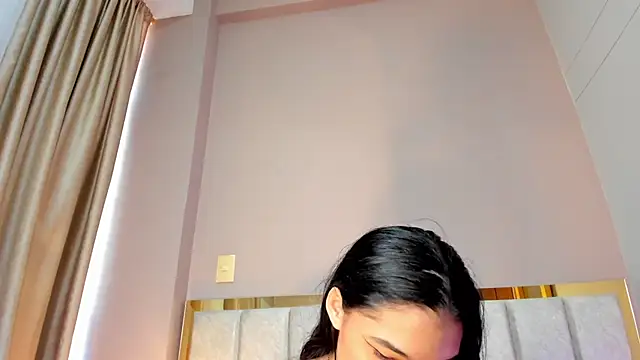 Snapshot of LunaAspen_ chatting on 10.25.25 LunaAspen online show from 10.25.25