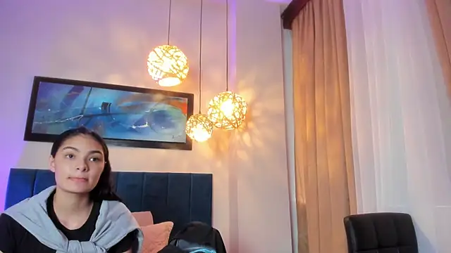 Snapshot of LunaAspen_ chatting on 11.20.25 LunaAspen online show from 11.20.25