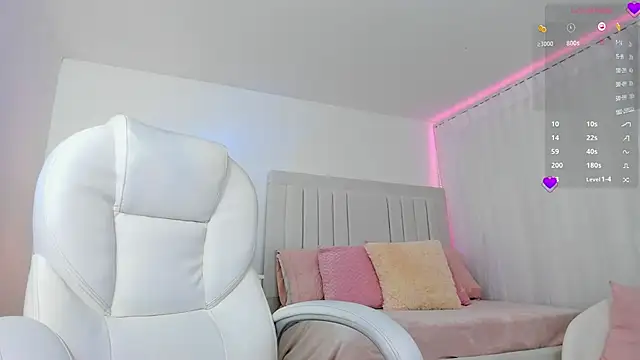 Snapshot of ami_sweet18 chatting on 11.20.25 ami sweet18 online show from 11.20.25