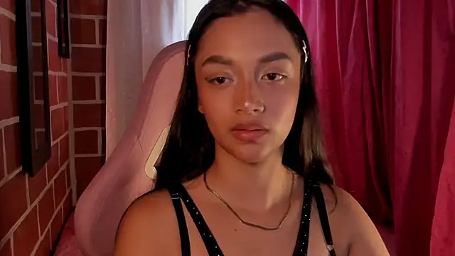 MelanyOconner online show from 04.08.26