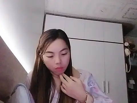 Bree039 online show from 10.27.25