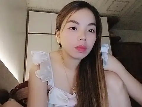 Bree039 online show from 10.28.25