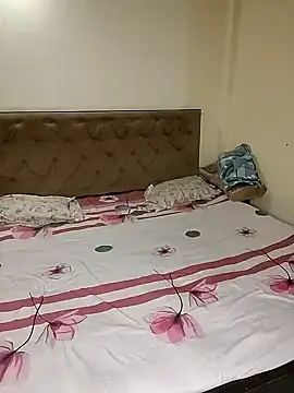 Snapshot of missneha61 chatting on 09.28.25 missneha61 online show from 09.28.25