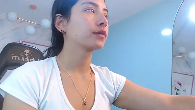 victoria hernandez t  online show from 04.07.26