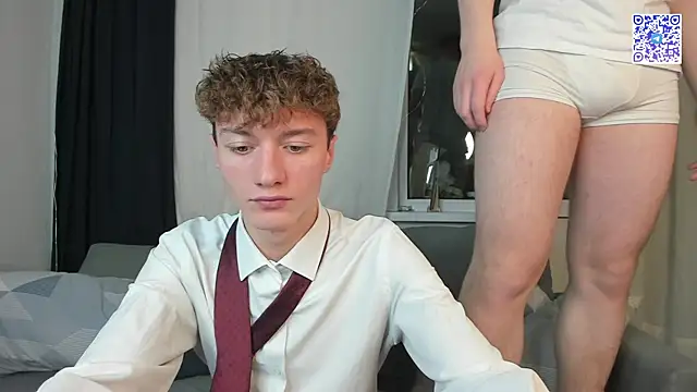 Snapshot of Kevin_Young_Cat chatting on 12.15.25 Kevin Young Cat online show from 12.15.25