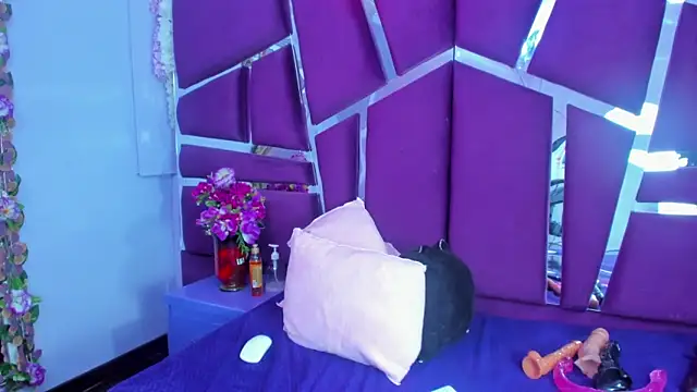 Snapshot of Miaa_Davis_ chatting on 02.27.26 Miaa Davis online show from 02.27.26