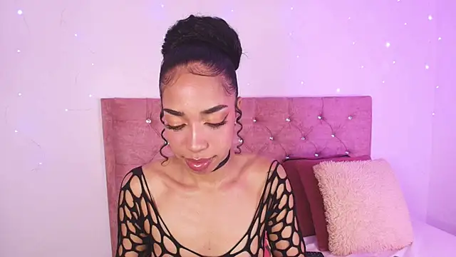 Snapshot of dulce_brown01 chatting on 07.22.26 dulce brown01 online show from 07.22.26