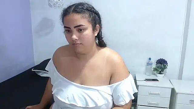 penelope gucci1 online show from 11.26.25