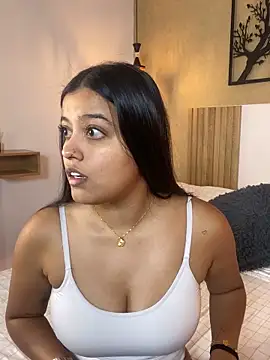 Camila Bustamante online show from 09.16.25