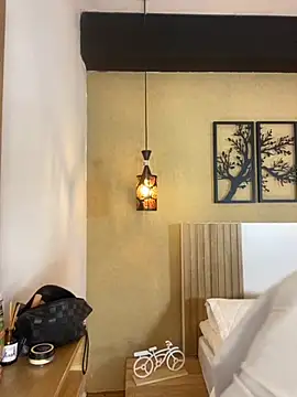 Camila Bustamante online show from 09.25.25