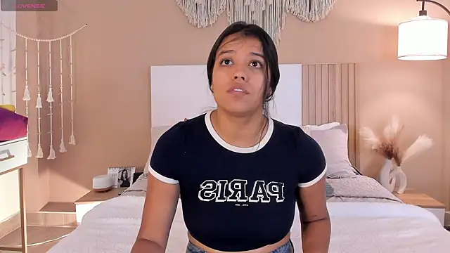 Camila Bustamante online show from 04.19.26