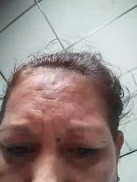 Snapshot of marinita13 chatting on 11.12.25 marinita13 online show from 11.12.25