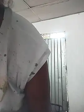 Snapshot of marinita13 chatting on 11.25.25 marinita13 online show from 11.25.25