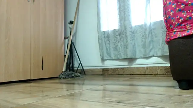 sarah aguilar online show from 04.18.26