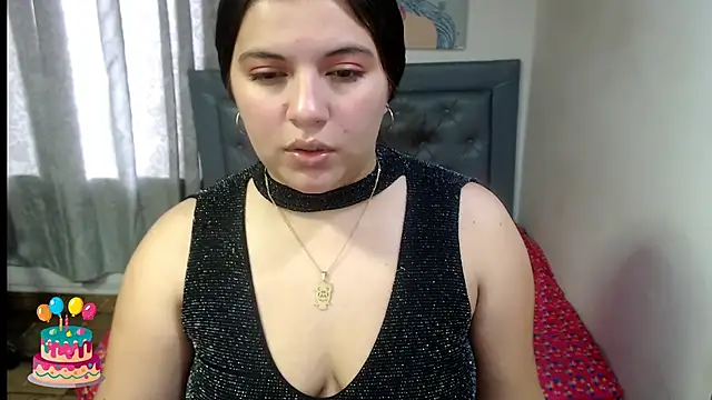Snapshot of sarah_aguilar chatting on 04.24.26 sarah aguilar online show from 04.24.26