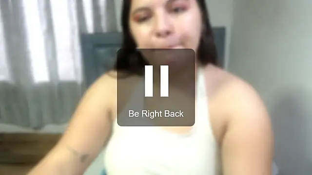 Snapshot of sarah_aguilar chatting on 05.11.26 sarah aguilar online show from 05.11.26