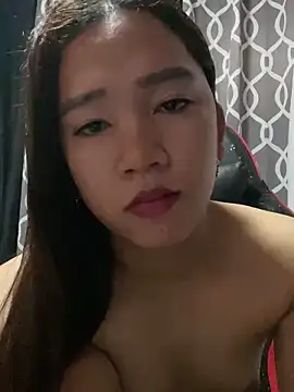 Snapshot of slut_clio chatting on 02.12.26 slut clio online show from 02.12.26